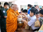พิธีทำบุญตักบาตรข้าวสารอาหารแห้ง เนื่องในโอกาสวันเฉลิมพระชนม ... Image 128