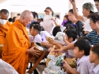 พิธีทำบุญตักบาตรข้าวสารอาหารแห้ง เนื่องในโอกาสวันเฉลิมพระชนม ... Image 132