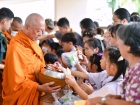 พิธีทำบุญตักบาตรข้าวสารอาหารแห้ง เนื่องในโอกาสวันเฉลิมพระชนม ... Image 137