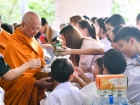 พิธีทำบุญตักบาตรข้าวสารอาหารแห้ง เนื่องในโอกาสวันเฉลิมพระชนม ... Image 150