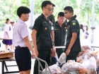 พิธีทำบุญตักบาตรข้าวสารอาหารแห้ง เนื่องในโอกาสวันเฉลิมพระชนม ... Image 153