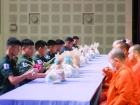 พิธีทำบุญตักบาตรข้าวสารอาหารแห้ง เนื่องในโอกาสวันเฉลิมพระชนม ... Image 253
