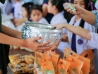 พิธีทำบุญตักบาตรข้าวสารอาหารแห้ง เนื่องในโอกาสวันเฉลิมพระชนม ... Image 167
