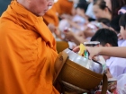 พิธีทำบุญตักบาตรข้าวสารอาหารแห้ง เนื่องในโอกาสวันเฉลิมพระชนม ... Image 170