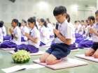 พิธีแสดงตนเป็นพุทธมามกะและการบริหารจิตเจริญปัญญา ระดับชั้นปร ... Image 8