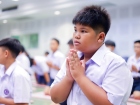 พิธีแสดงตนเป็นพุทธมามกะและการบริหารจิตเจริญปัญญา ระดับชั้นปร ... Image 45
