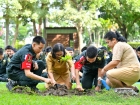นักศึกษาวิชาทหารปลูกต้นไม้ เพื่อถวายเป็นพระราชกุศล Image 5