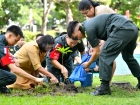 นักศึกษาวิชาทหารปลูกต้นไม้ เพื่อถวายเป็นพระราชกุศล Image 9