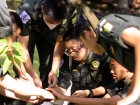 นักศึกษาวิชาทหารปลูกต้นไม้ เพื่อถวายเป็นพระราชกุศล Image 59