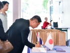 พิธีมอบประกาศนียบัตรแก่ครอบครัวเจ้าภาพ โครงการแลกเปลี่ยนฯ Ko ... Image 2