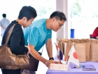 พิธีมอบประกาศนียบัตรแก่ครอบครัวเจ้าภาพ โครงการแลกเปลี่ยนฯ Ko ... Image 3