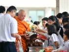 พิธีทำบุญตักบาตร เพื่อถวายเป็นพระราชกุศลแด่ สมเด็จพระนางเจ้า ... Image 137