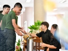 พิธีหล่อเทียนพรรษา เนื่องในวันอาสาฬหบูชาและวันเข้าพรรษา ประจ ... Image 128