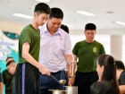 พิธีหล่อเทียนพรรษา เนื่องในวันอาสาฬหบูชาและวันเข้าพรรษา ประจ ... Image 129