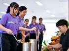พิธีหล่อเทียนพรรษา เนื่องในวันอาสาฬหบูชาและวันเข้าพรรษา ประจ ... Image 142