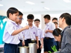พิธีหล่อเทียนพรรษา เนื่องในวันอาสาฬหบูชาและวันเข้าพรรษา ประจ ... Image 171