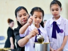 พิธีหล่อเทียนพรรษา เนื่องในวันอาสาฬหบูชาและวันเข้าพรรษา ประจ ... Image 225