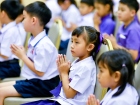 พิธีถวายเทียนพรรษา เนื่องในวันอาสาฬหบูชาและวันเข้าพรรษา ประจ ... Image 90