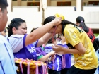 การมอบเหรียญรางวัล และเก็บตกขอบสนาม โครงการกีฬาสีสัมพันธ์ คร ... Image 9